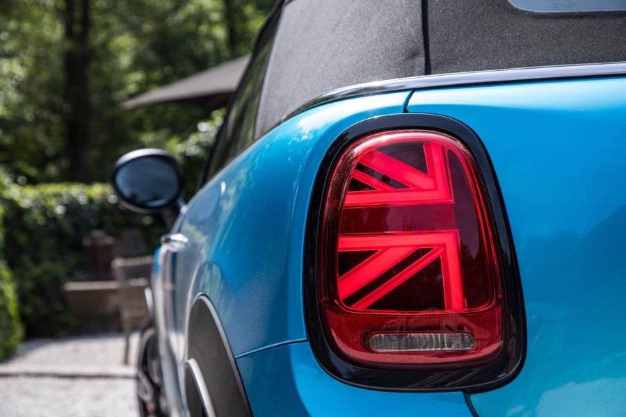 Детали экстерьера Mini John Cooper Works Cabrio (F57) 2018 года  (WW) (фото 14 из 36)